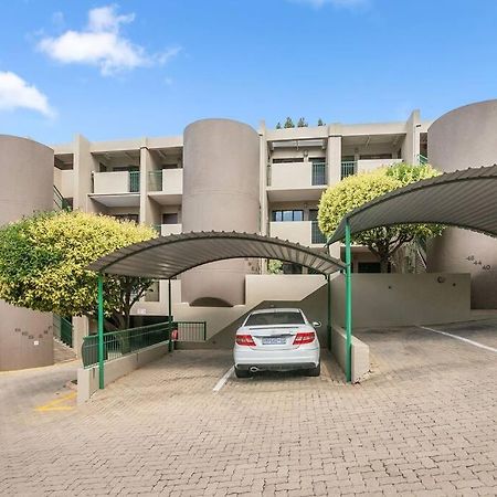 Antibes In West Road South Sandton Apartment Johannesburg Exterior photo