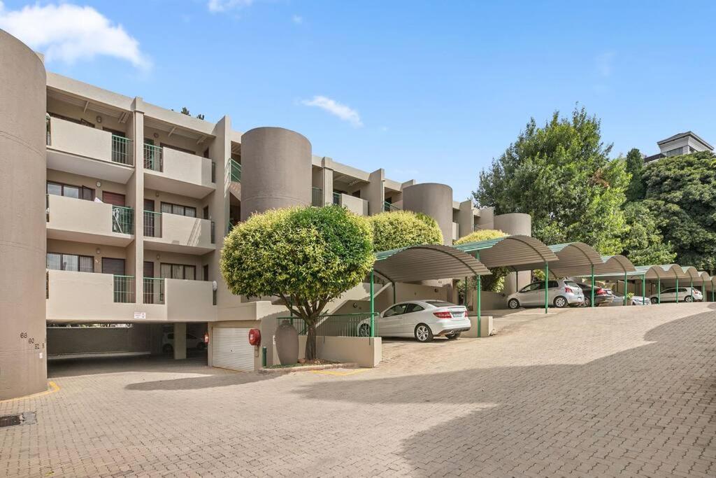 Antibes In West Road South Sandton Apartment Johannesburg Exterior photo